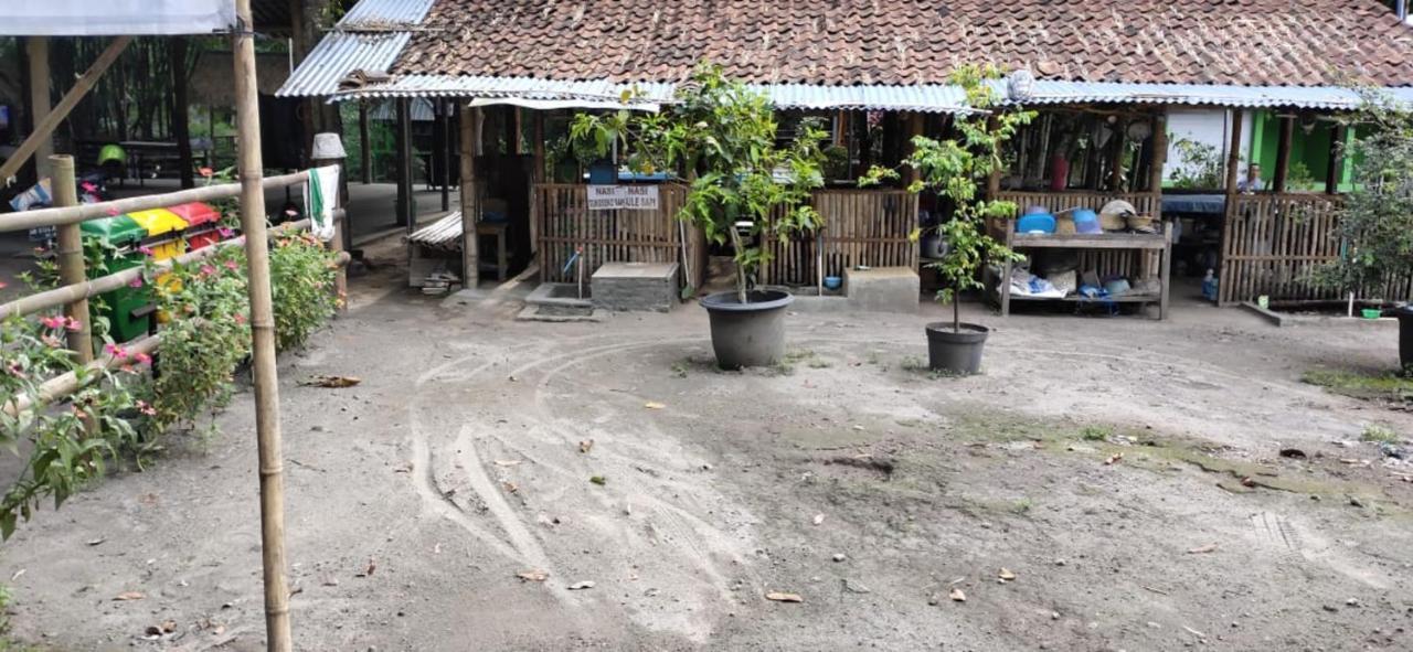 Gerbang Banyu Langit Cottage Бантул Екстериор снимка