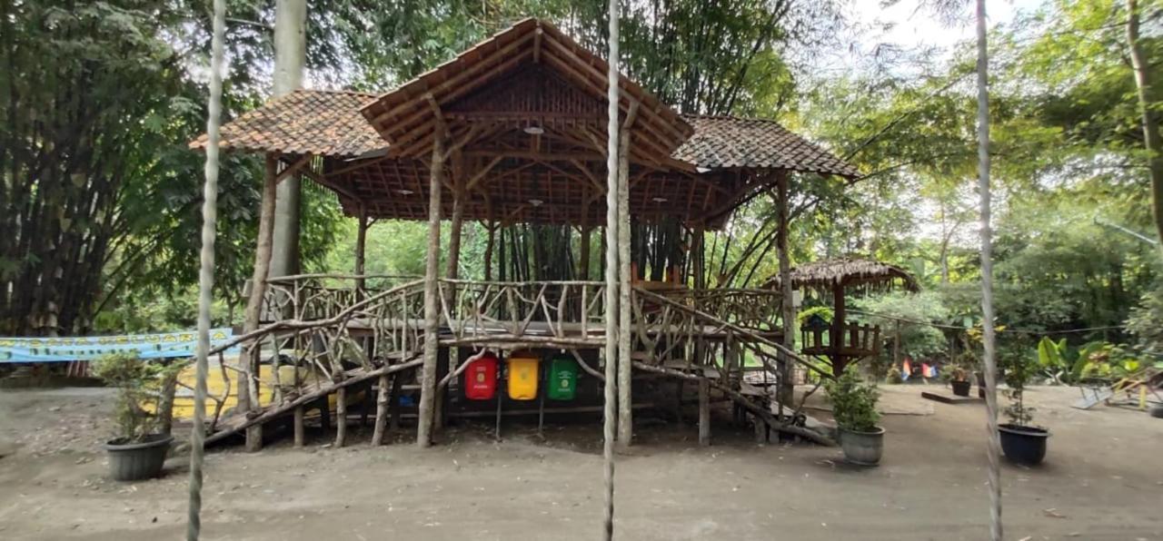 Gerbang Banyu Langit Cottage Бантул Екстериор снимка